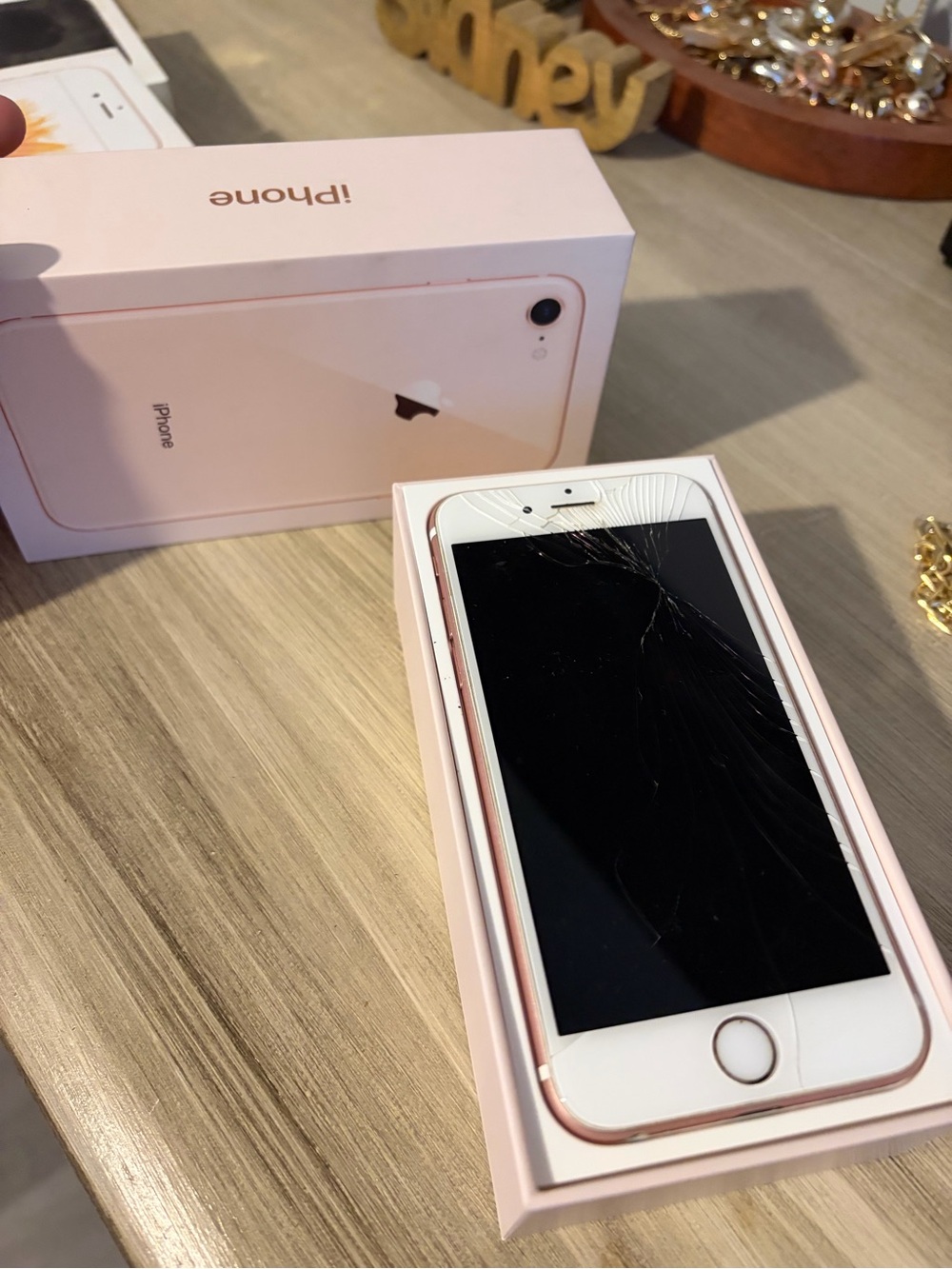Apple iPhone 6s- Rose Gold (Broken Screen)
